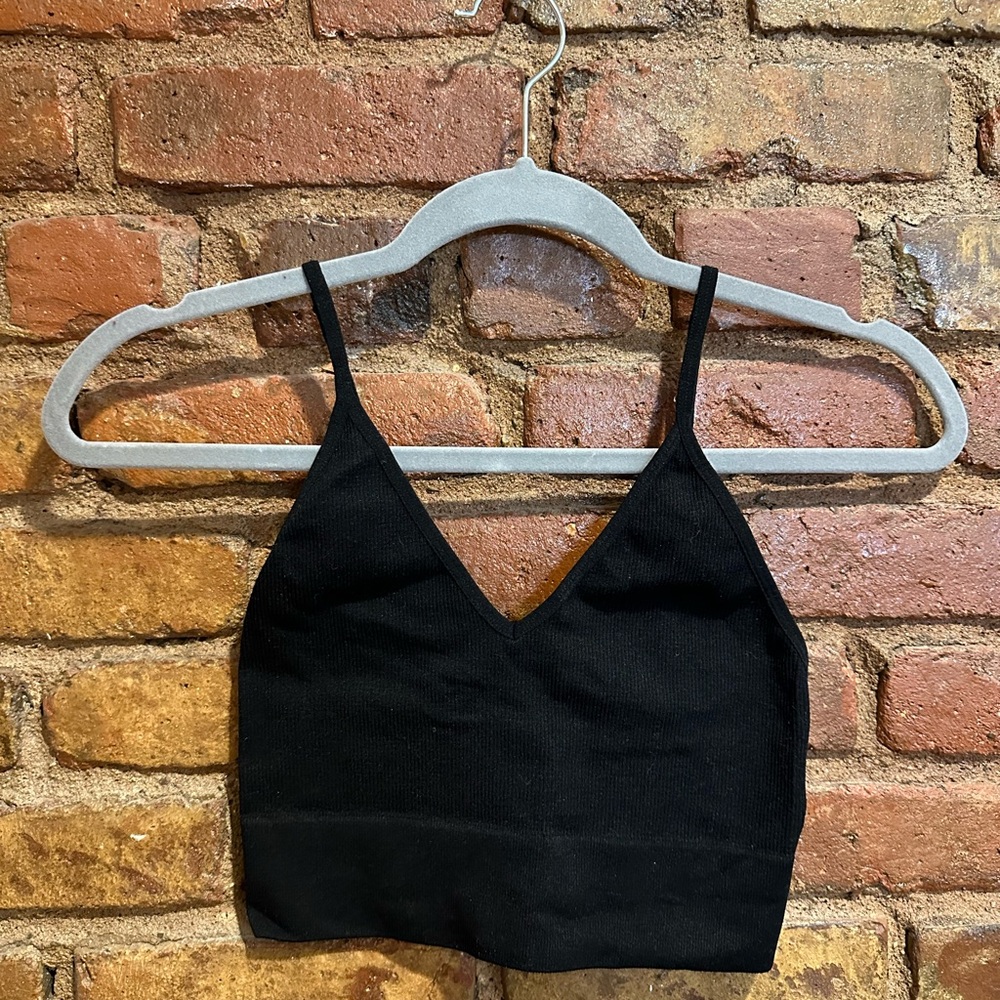Bozzolo Black V-Neck Crop Top